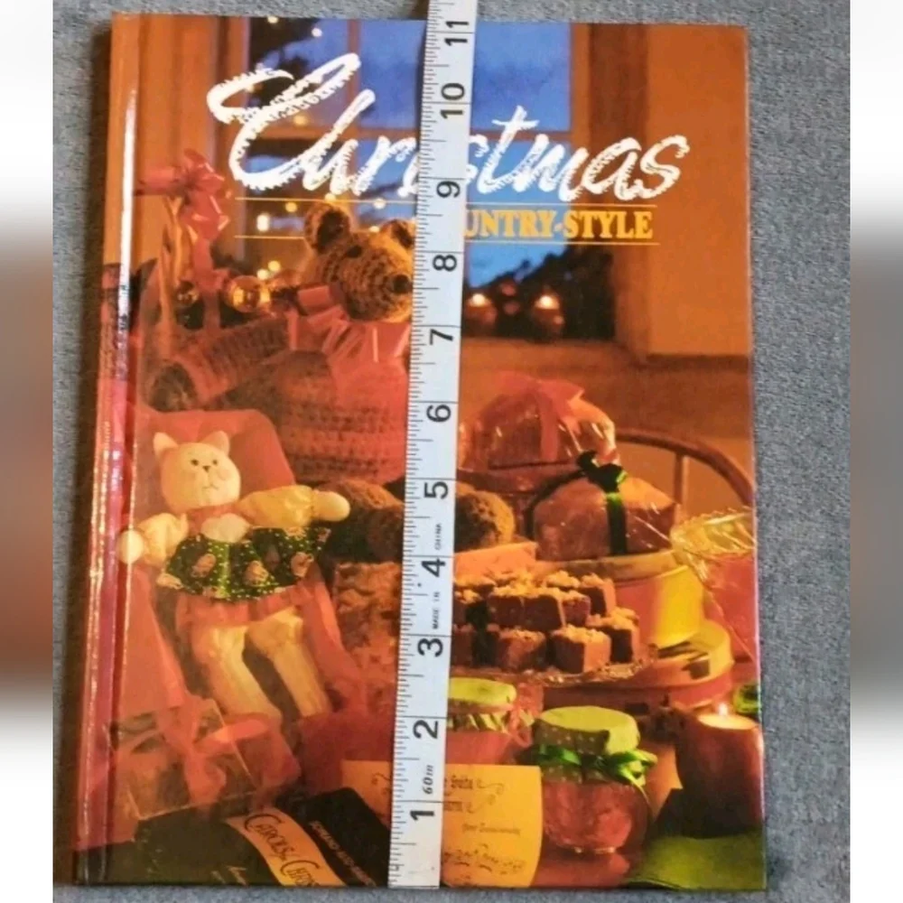 90s Cozy Vintage Christmas Hardcover Book Country Style Holiday Recipes & Crafts